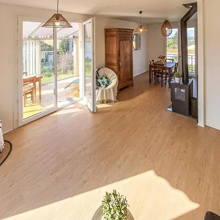 2 Bedroom Lovely In *