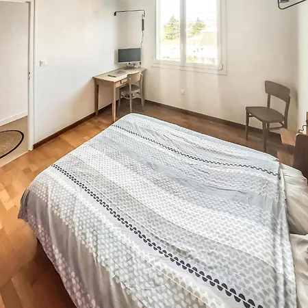 Dom wakacyjny 2 Bedroom Lovely In Meschers-sur-Gironde