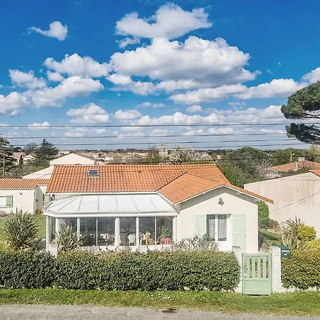 2 Bedroom Lovely In Dom wakacyjny Meschers-sur-Gironde